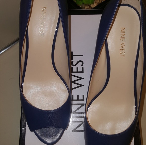 Shoes - Picture 5 of 5